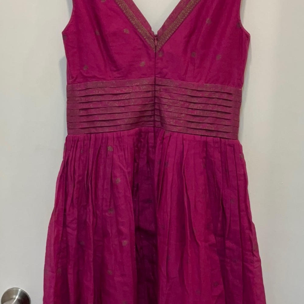 Isacc Mizrahi Elegant Pink Sleeveless v neck Dress - Picture 6 of 7